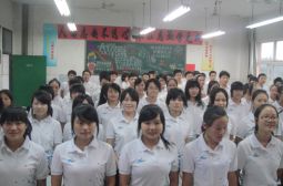 我校高三年级举办&ldquo;点燃激情，畅想未来&rdquo;歌咏比赛