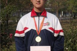 经得一番勤与苦，梅花绽蕊透鼻香