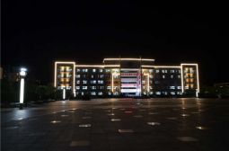 校园夜景美如画