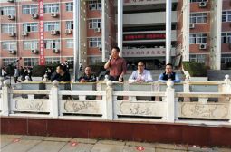 我校高三年级举行冬训动员暨金太阳联考表彰大会