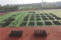 高安中学2021级高一初一新生阅兵式侧记（二）