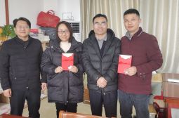 工会完成三月份教工生日贺卡发放
