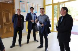 樟树中学领导、教师来我校参观交流