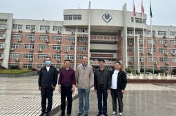 辽宁省沈阳市八十三中党委书记杨文生一行来校考察