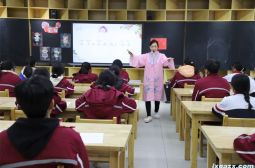 高安中学成功举办第31届“新星杯”优质课比赛选手风采·文科