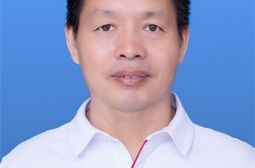 我校邹瑜隆、吴丹凤分别荣膺“宜春市首批中小学校领航名班主任”“宜春市首批中小学校领航名师”光荣称号