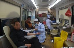 我校教工踊跃参与爱心献血