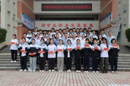 中汽高安森泽商贸城开发有限公司奖（助）学亲情对接仪式在高安中学举行