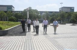 古红玲深入高安中学调研督导2025年高考准备工作