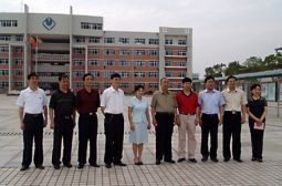 国家&ldquo;两基&rdquo;督导检查组到校视察