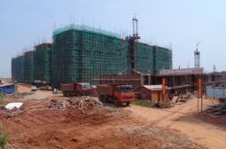 新校教师住宅区建设已完成一半工程量
