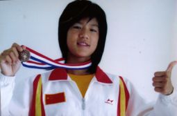 我校滕琪获北美短跑铜牌