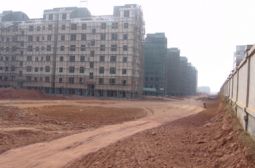 新校住宅区主体工程接近尾声