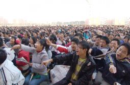 感受疯狂英语&mdash;&mdash;手动身动，抵御学习疲劳