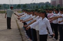 军训纪实——练摆手