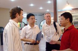 瑞典客人来校访问