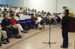 我校举行“颂师德、铸师魂”演讲比赛