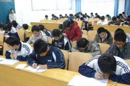 学生会举办迎新书画比赛