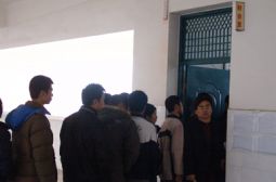 我校集中发放中央教育扶贫基金