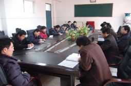 我校召开尖子生培养座谈会