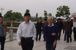 全国初中数学竞赛颁奖嘉宾参观新校