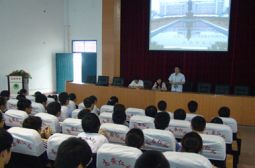 清华北大优秀学子来校作励志报告