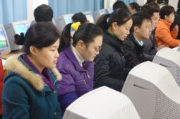 我校举行首届教师多媒体课件制作大赛