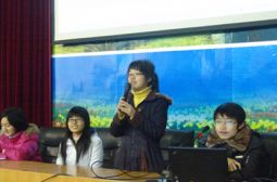 北大学子来校作报告