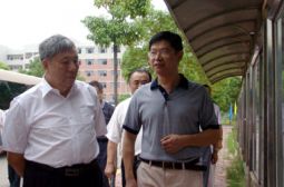省关工委主任周蛰平来校视察