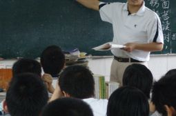 我校又有三名青年教师获省以上教学殊荣