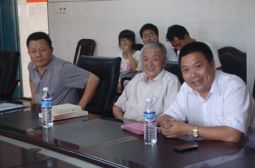 市关工委组织发放扶贫助学金