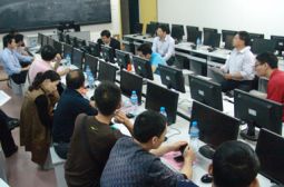 我校八届三次教代会召开（四）