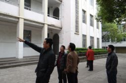 老校区排查旧房隐患