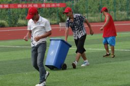 市运会上的志愿服务者