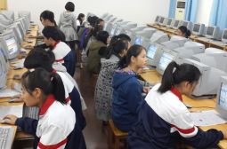 2014届高三高考报名工作圆满结束