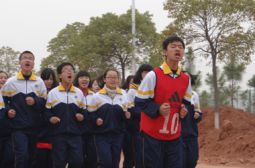 新校坚持寒冬跑操