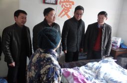春节前夕，校领导走访慰问送温暖