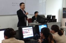 全校教师参加数字校园培训