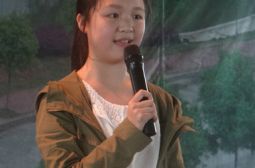 初三年级举办“我为母校作贡献”演讲比赛