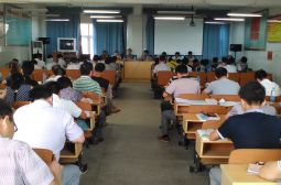 2014-2015学年全校班主任工作会议胜利召开