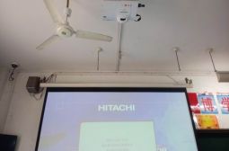 新校区多媒体设备拆旧换新工作圆满完成