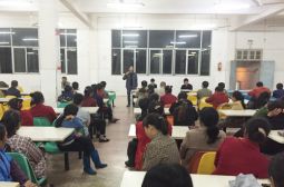 食堂办召开饮食卫生安全知识讲座