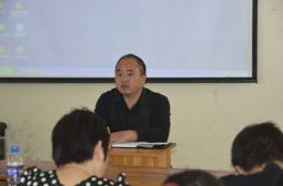 莫羡三春桃与李，桂花成实向秋荣