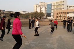 碧落校区初二年级举行&ldquo;庆元旦,迎新年&rdquo;跳绳比赛