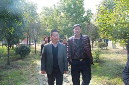 广东省韶关市田家炳中学教师来我校参观交流