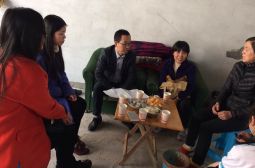 高二年级积极推进家访活动