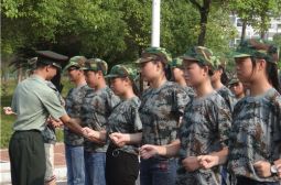 南浦园中军训忙