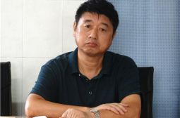 我校召开新学期班主任工作会