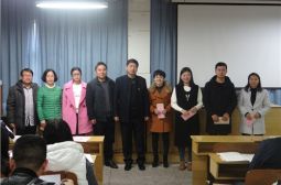 高安中学师徒结对助力青年教师成长