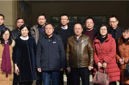 丰城中学访问团来我校交流初中创新班办学经验